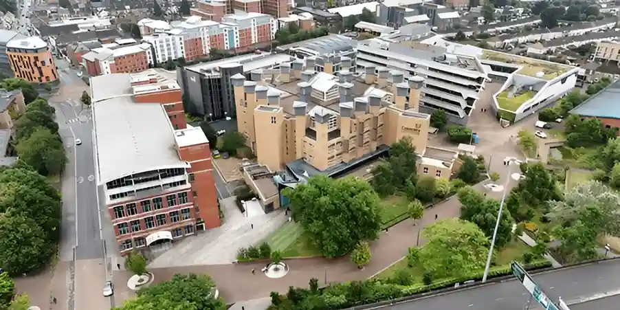 Study in Manchester: The Ultimate Guide to Scholarship, Live, Learn & Grow