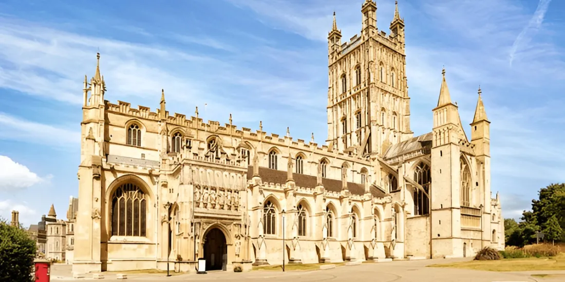 Study in Inverness: The Ultimate Guide to Scholarship, Live, Learn & Grow