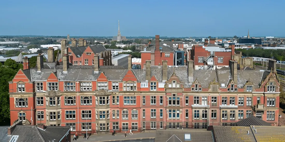 Study in Canterbury: The Ultimate Guide to Scholarship, Live, Learn & Grow